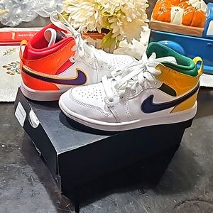 Kids Nike Jordan 1 mid sneakers 12c white Court purple teal